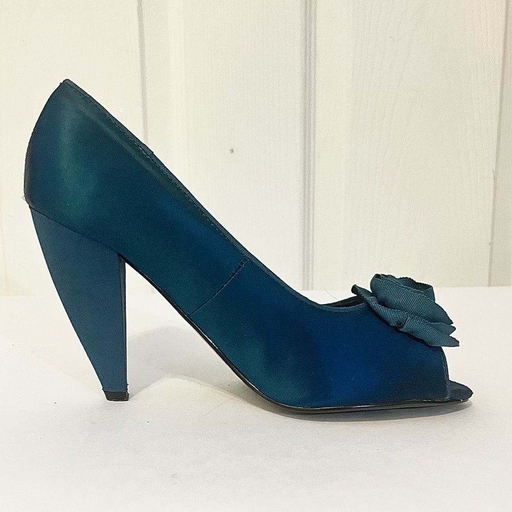 Seychelles Teal Rose Pump